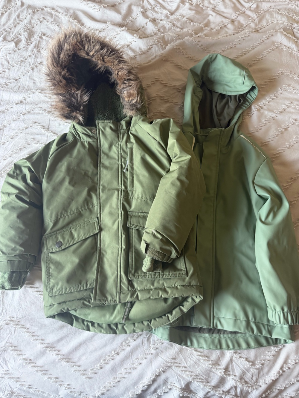 Cat & Jack Olive Green Utility Parka and Hooded Rain Jacket Set (4t, xs)